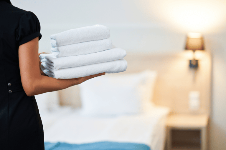 6 Benefits of Outsourcing Your Accommodation Laundry